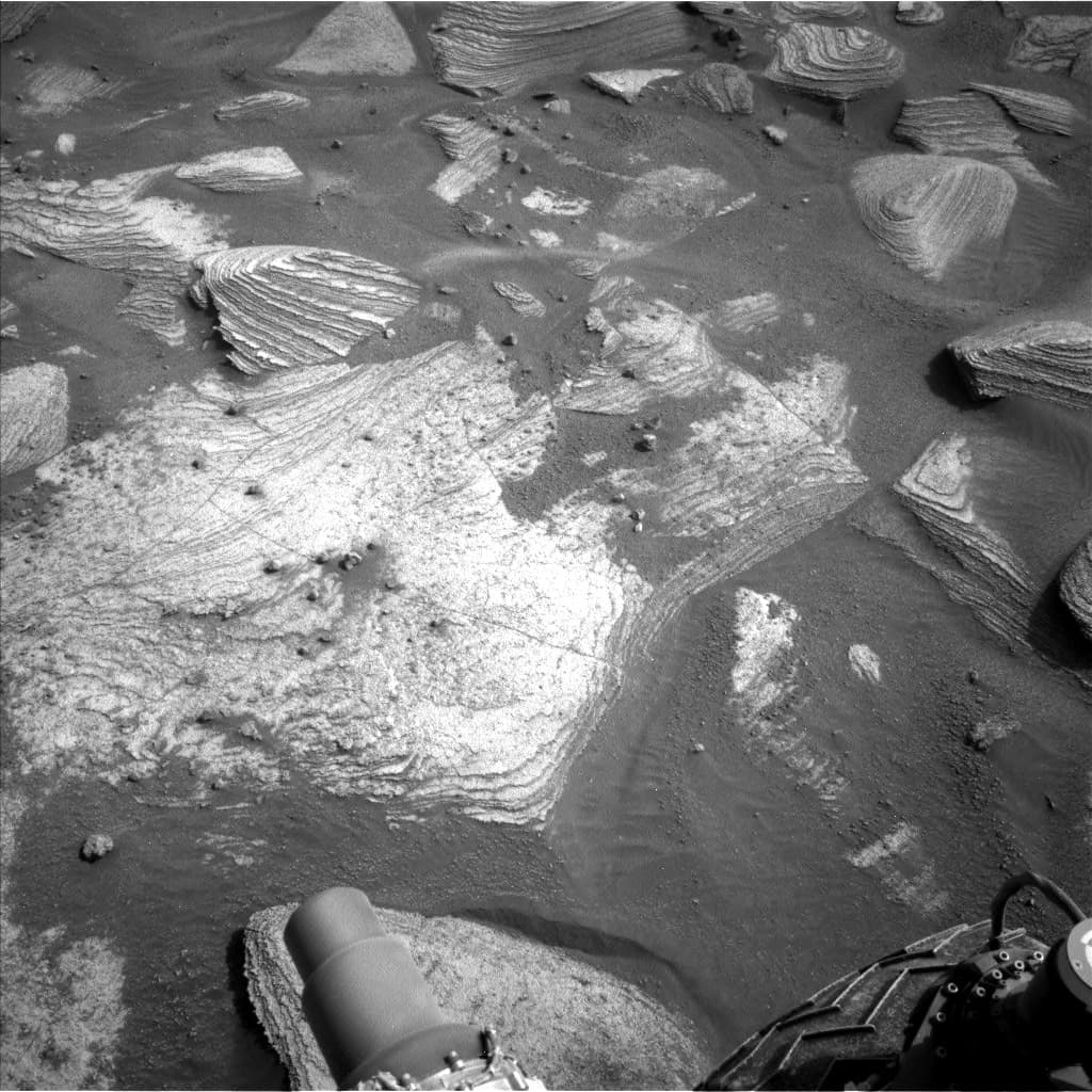 Mars image captured by NAV_LEFT_B on Curiosity
