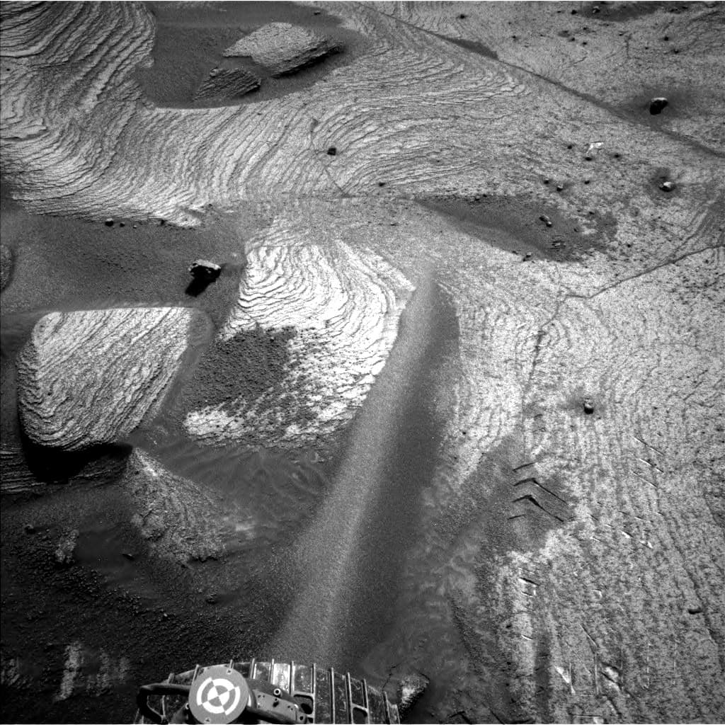 Mars image captured by NAV_LEFT_B on Curiosity