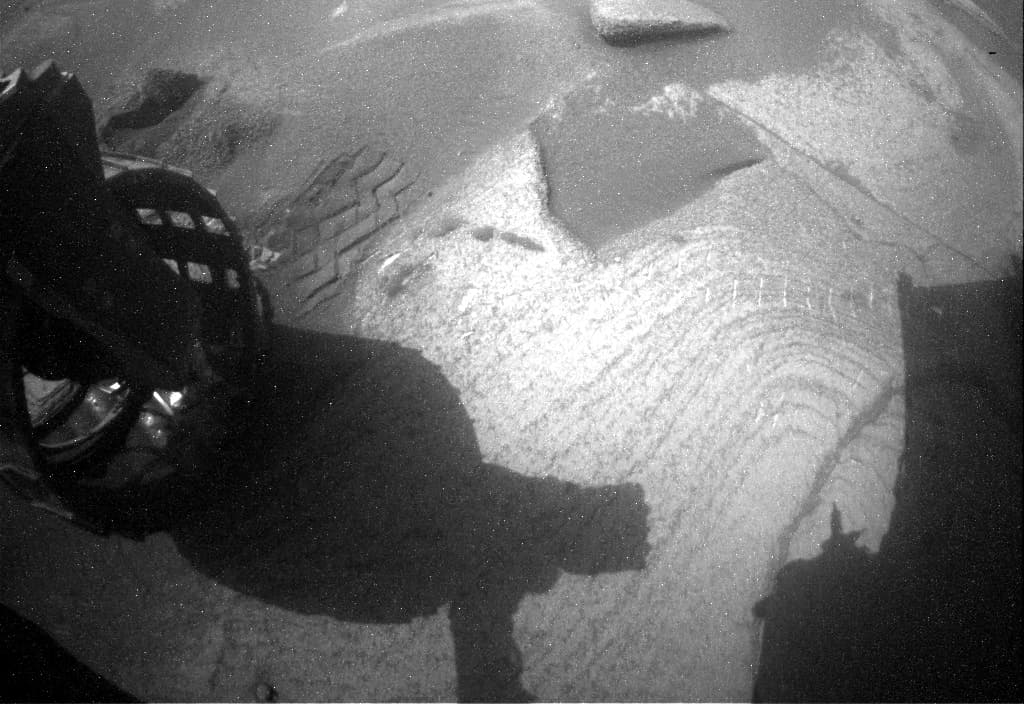 Mars image captured by RHAZ_RIGHT_B on Curiosity