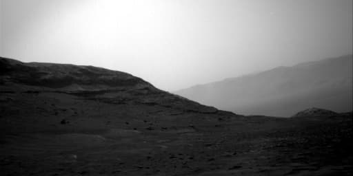 Mars image captured by NAV_RIGHT_B on Curiosity