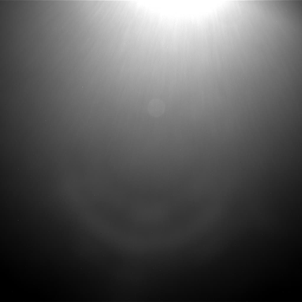 Mars image captured by NAV_RIGHT_B on Curiosity