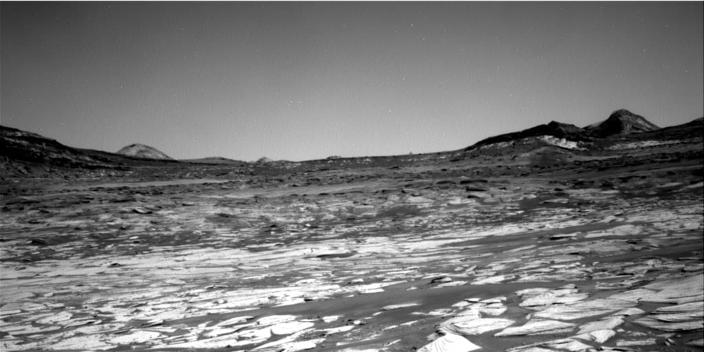 Mars image captured by NAV_RIGHT_B on Curiosity