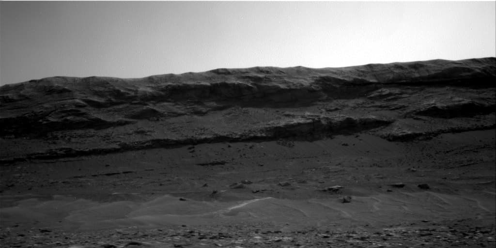 Mars image captured by NAV_RIGHT_B on Curiosity