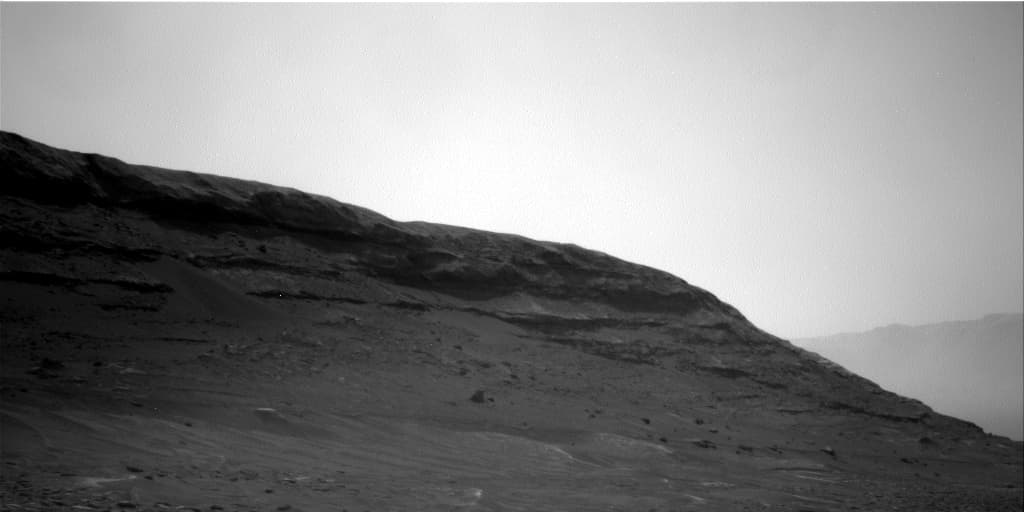Mars image captured by NAV_RIGHT_B on Curiosity