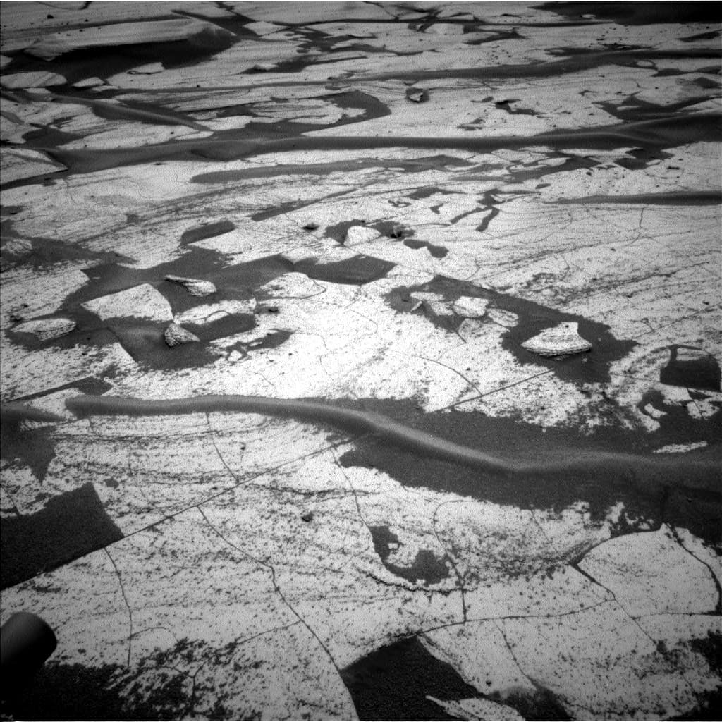 Mars image captured by NAV_LEFT_B on Curiosity