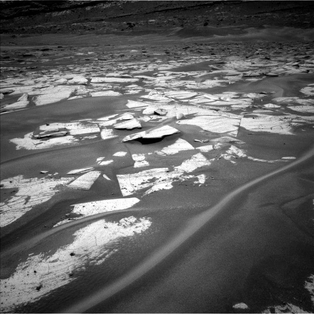 Mars image captured by NAV_LEFT_B on Curiosity