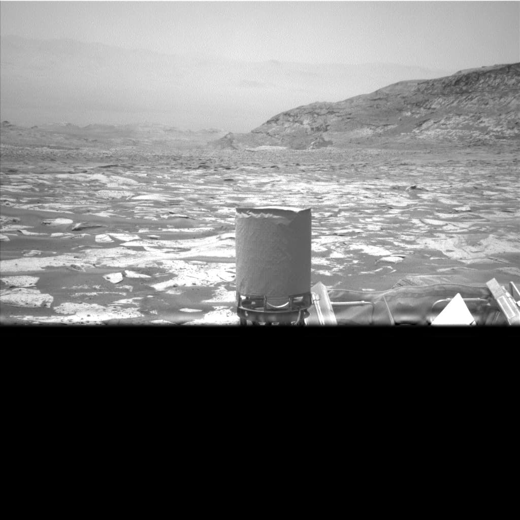 Mars image captured by NAV_LEFT_B on Curiosity