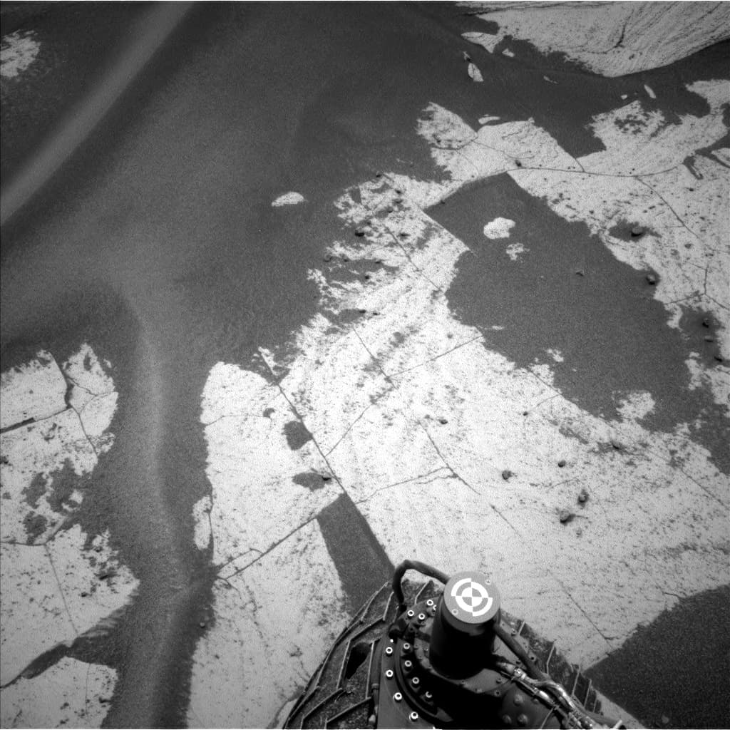 Mars image captured by NAV_LEFT_B on Curiosity