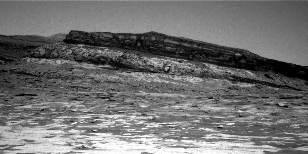 Mars image captured by NAV_LEFT_B on Curiosity
