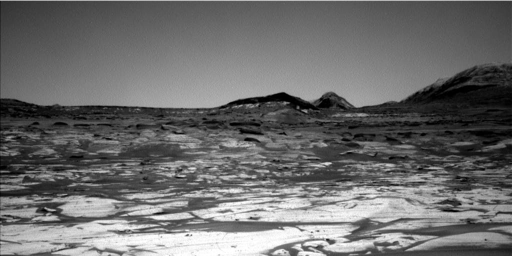 Mars image captured by NAV_LEFT_B on Curiosity