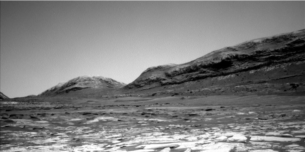 Mars image captured by NAV_LEFT_B on Curiosity