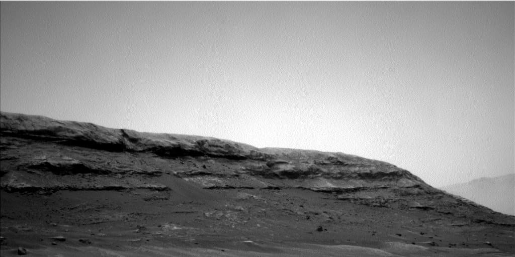Mars image captured by NAV_LEFT_B on Curiosity