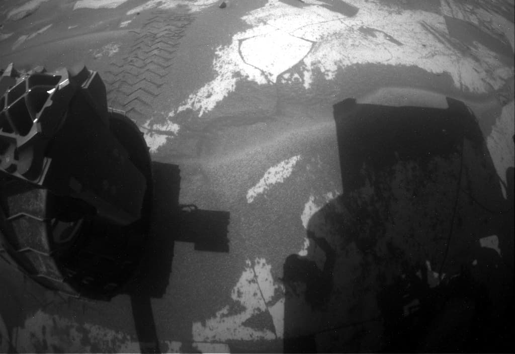 Mars image captured by RHAZ_LEFT_B on Curiosity