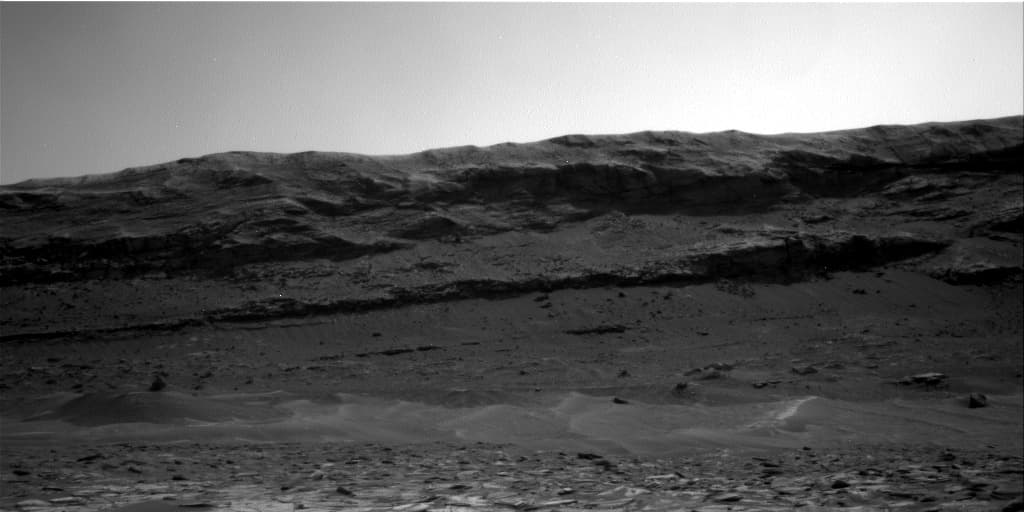 Mars image captured by NAV_RIGHT_B on Curiosity