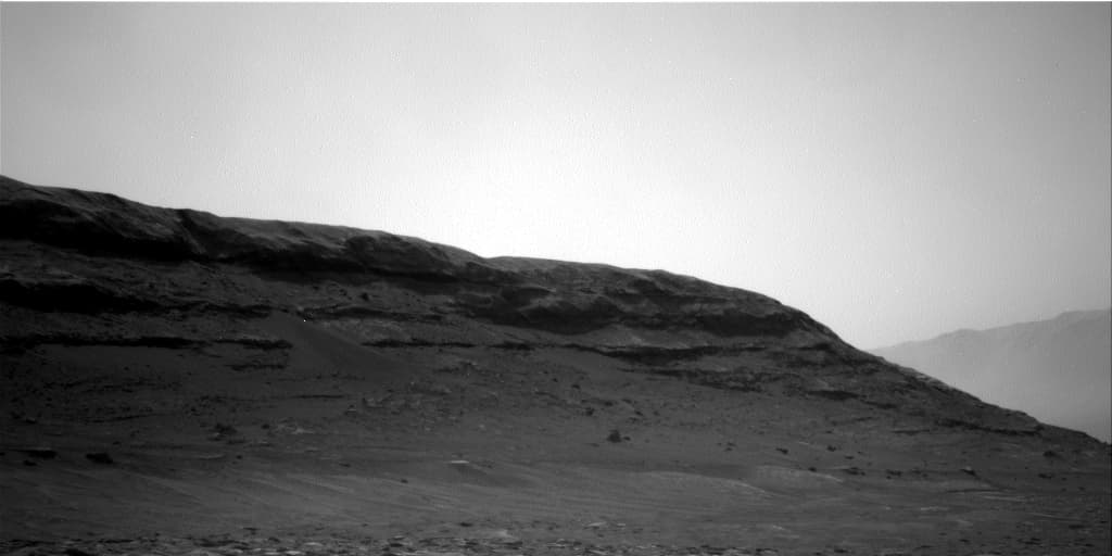 Mars image captured by NAV_RIGHT_B on Curiosity
