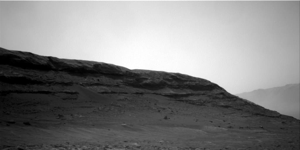 Mars image captured by NAV_RIGHT_B on Curiosity