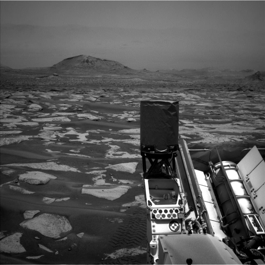 Mars image captured by NAV_LEFT_B on Curiosity