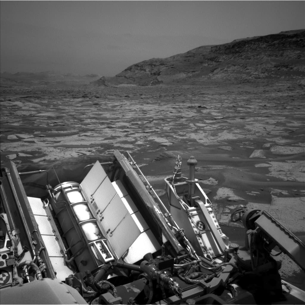 Mars image captured by NAV_LEFT_B on Curiosity