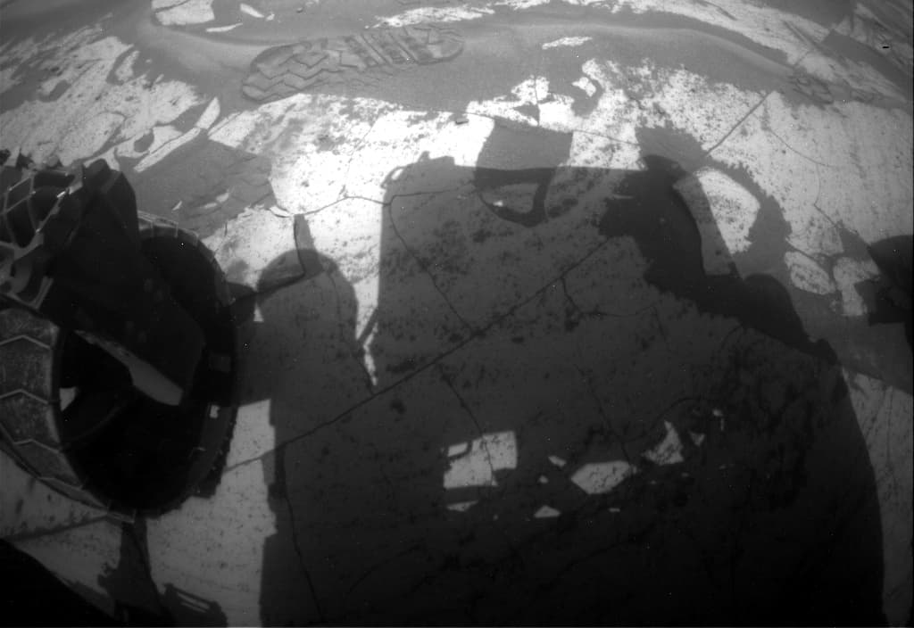 Mars image captured by RHAZ_RIGHT_B on Curiosity