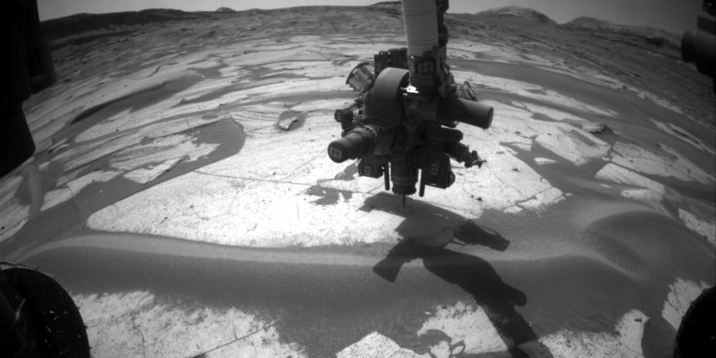 Mars image captured by FHAZ_LEFT_B on Curiosity