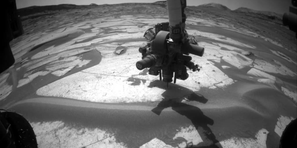 Mars image captured by FHAZ_LEFT_B on Curiosity