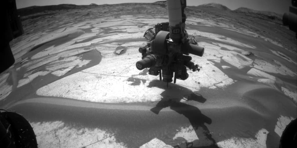 Mars image captured by FHAZ_LEFT_B on Curiosity