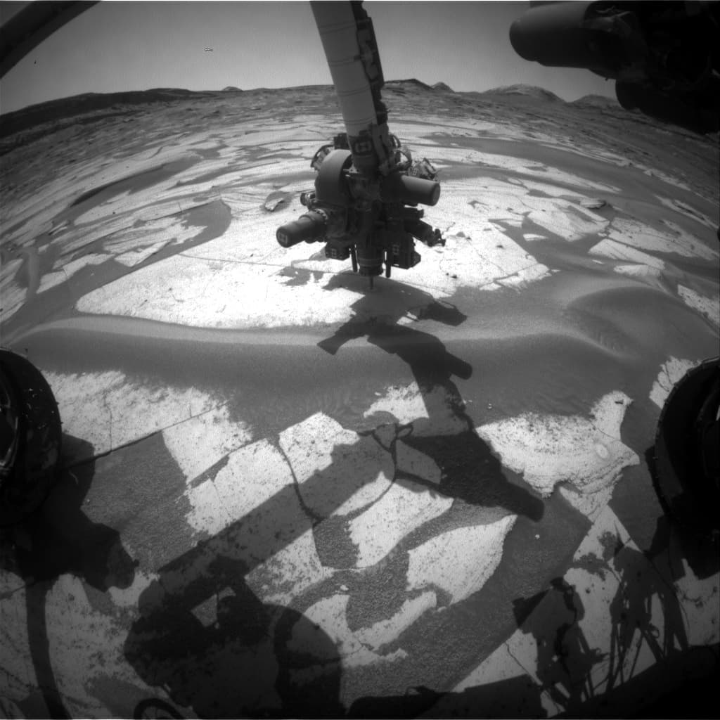 Mars image captured by FHAZ_RIGHT_B on Curiosity