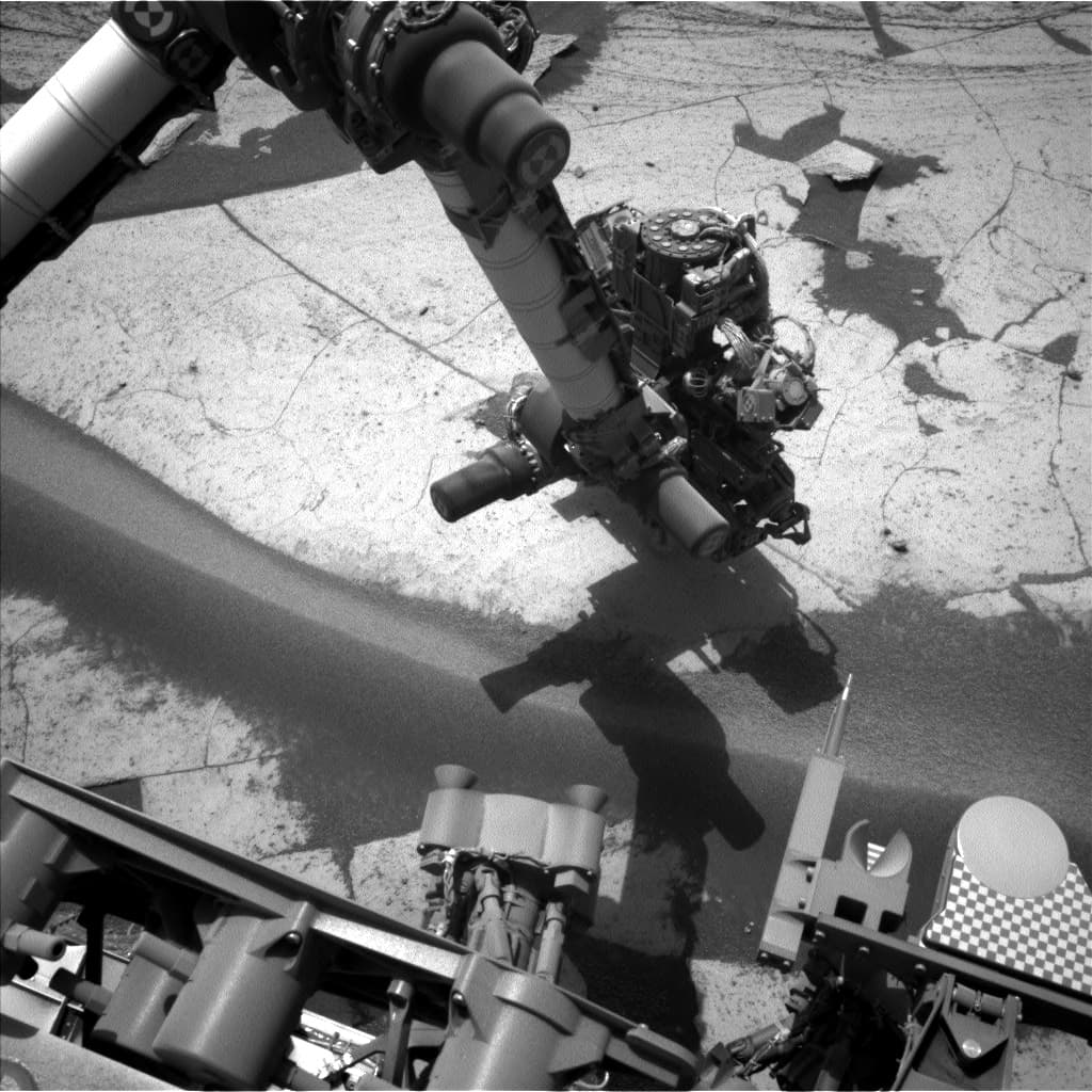 Mars image captured by NAV_LEFT_B on Curiosity