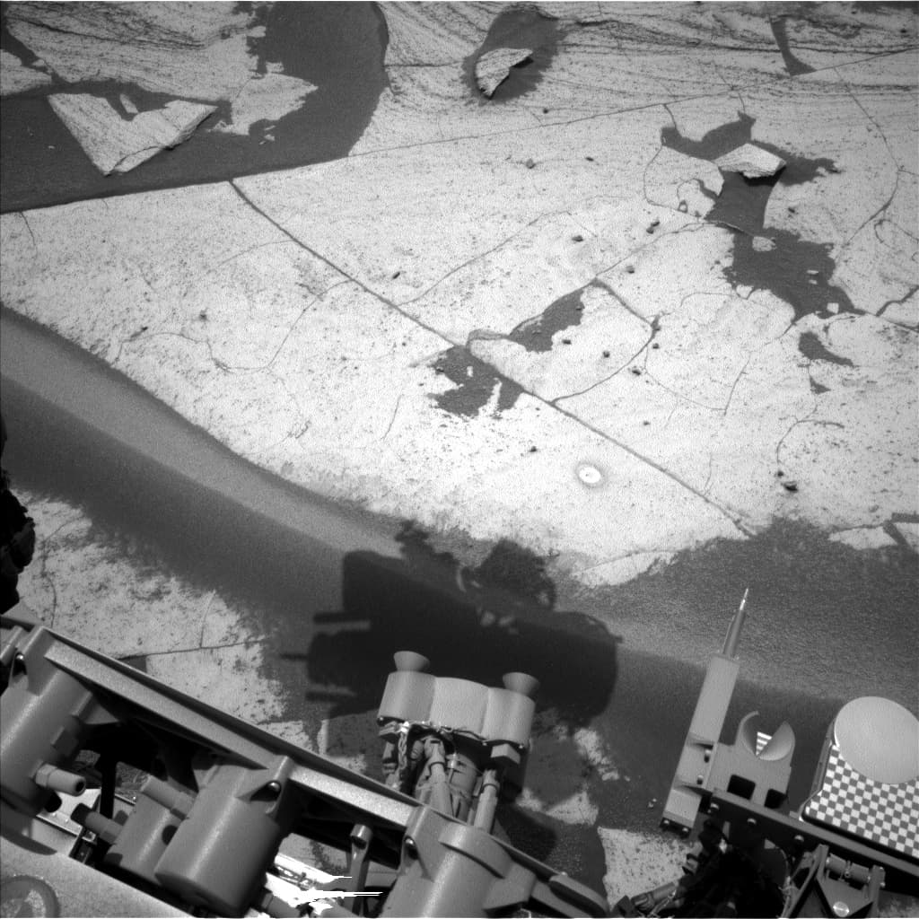 Mars image captured by NAV_LEFT_B on Curiosity