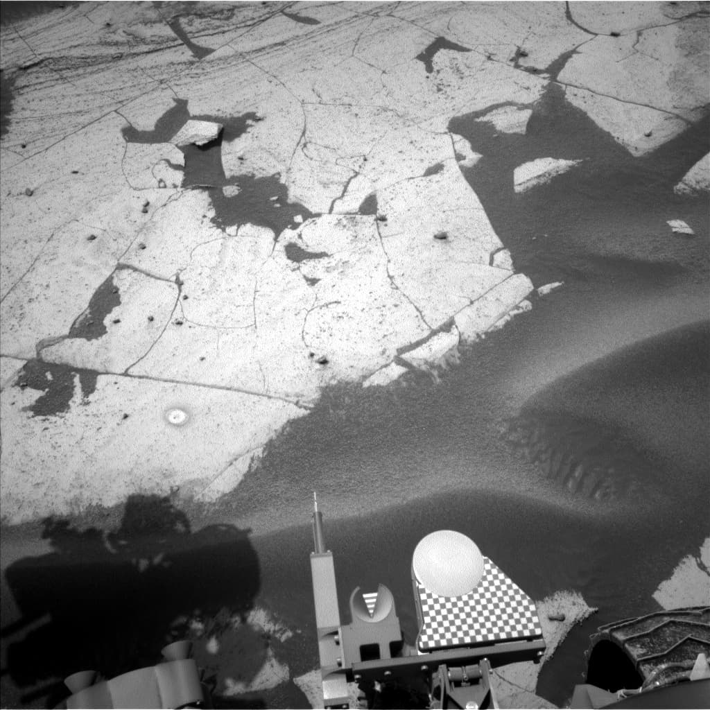 Mars image captured by NAV_LEFT_B on Curiosity