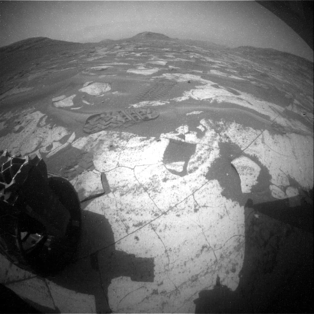 Mars image captured by RHAZ_RIGHT_B on Curiosity