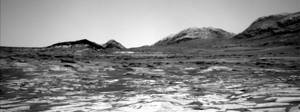 Mars image captured by NAV_LEFT_B on Curiosity