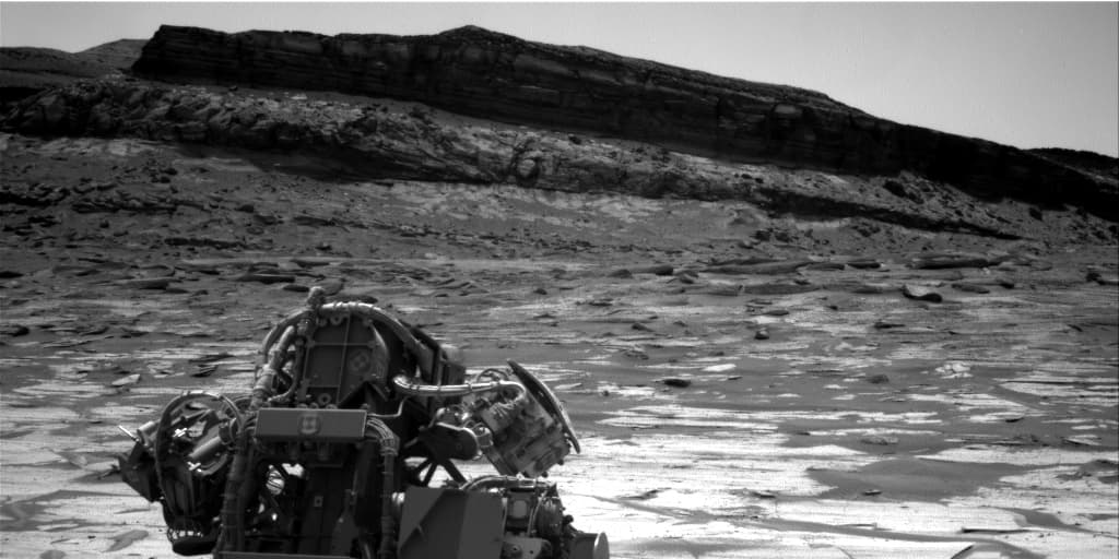 Mars image captured by NAV_RIGHT_B on Curiosity