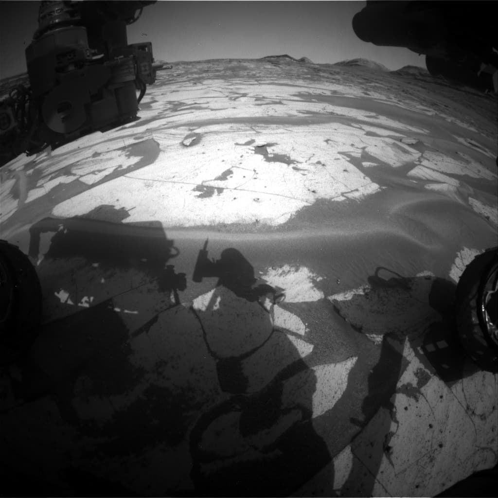 Mars image captured by FHAZ_RIGHT_B on Curiosity