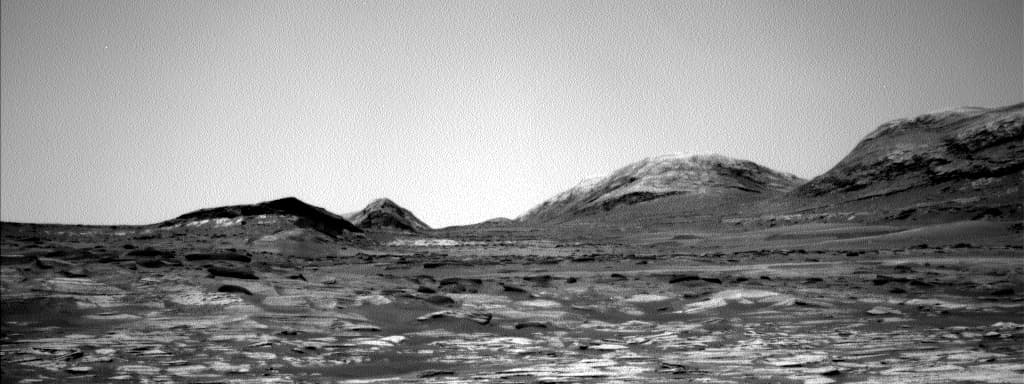 Mars image captured by NAV_LEFT_B on Curiosity