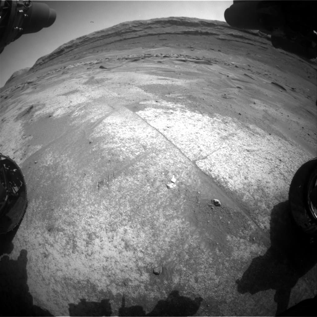 Mars image captured by FHAZ_RIGHT_B on Curiosity