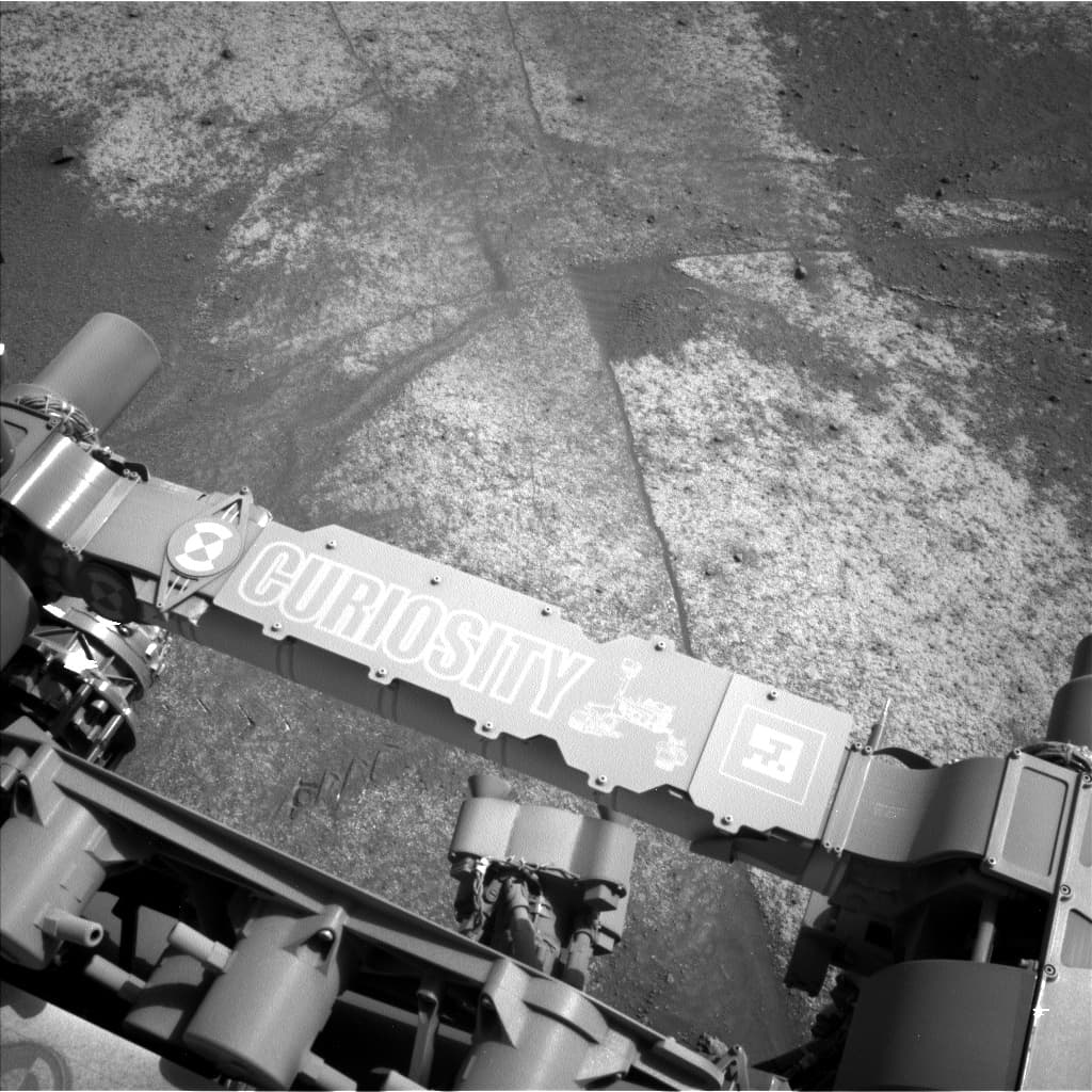 Mars image captured by NAV_LEFT_B on Curiosity