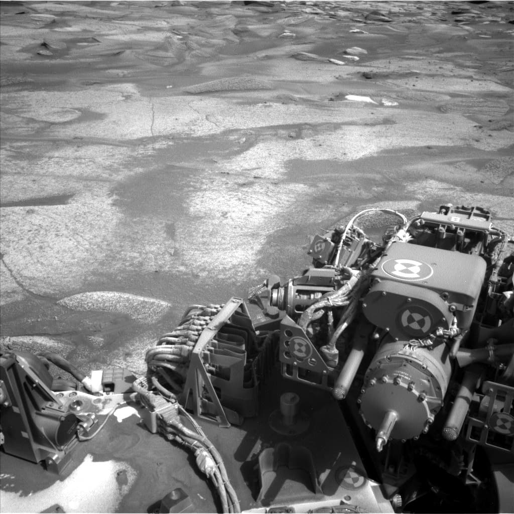 Mars image captured by NAV_LEFT_B on Curiosity