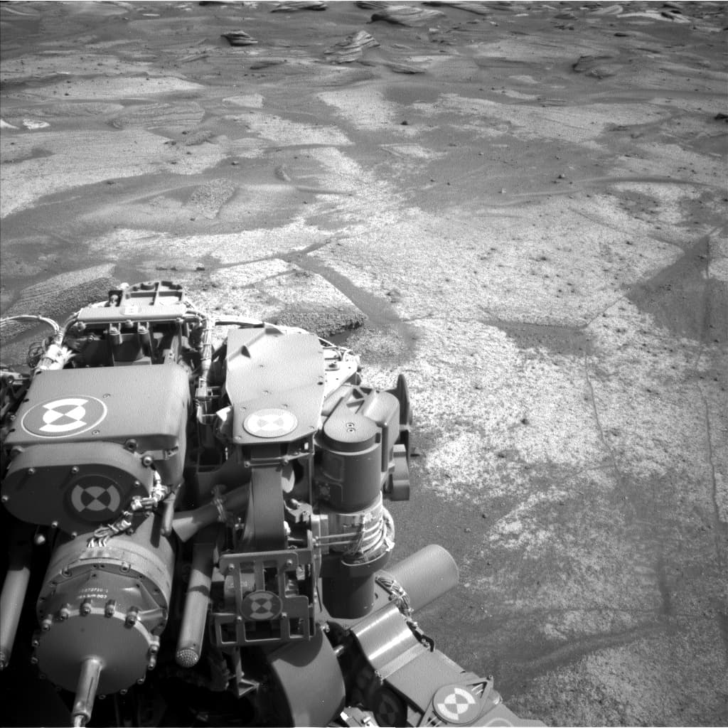 Mars image captured by NAV_LEFT_B on Curiosity