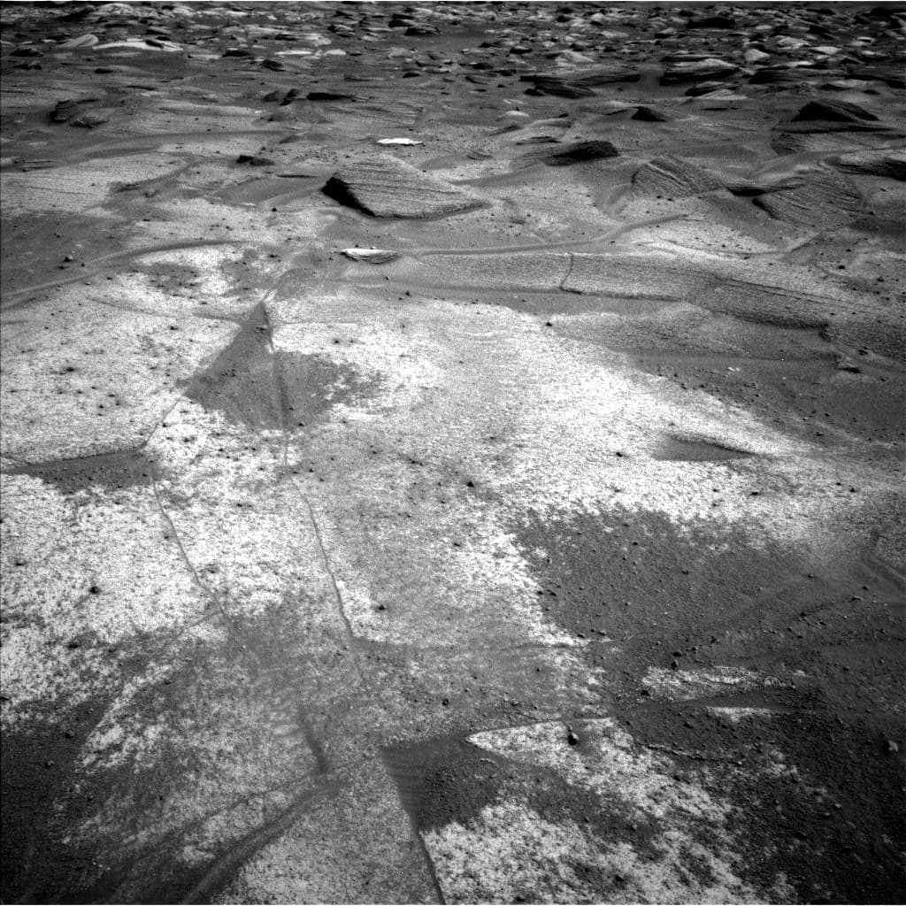 Mars image captured by NAV_LEFT_B on Curiosity