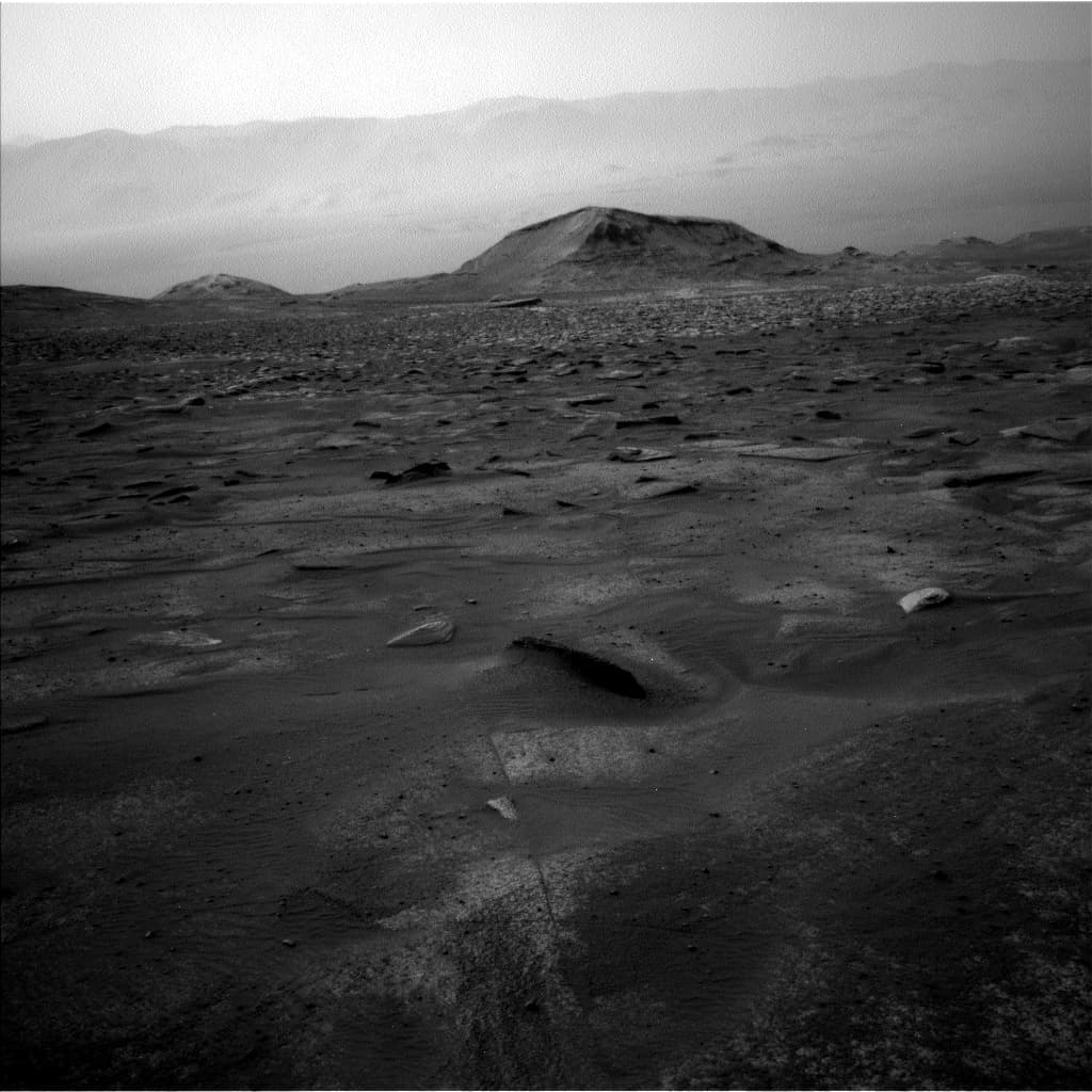 Mars image captured by NAV_LEFT_B on Curiosity