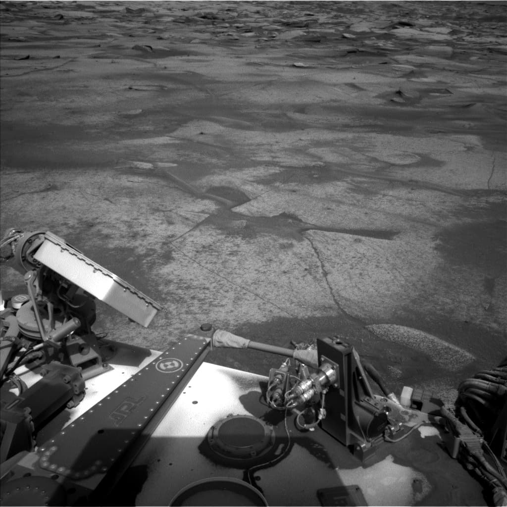 Mars image captured by NAV_LEFT_B on Curiosity