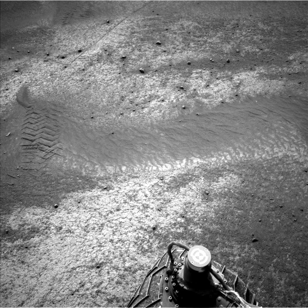Mars image captured by NAV_LEFT_B on Curiosity