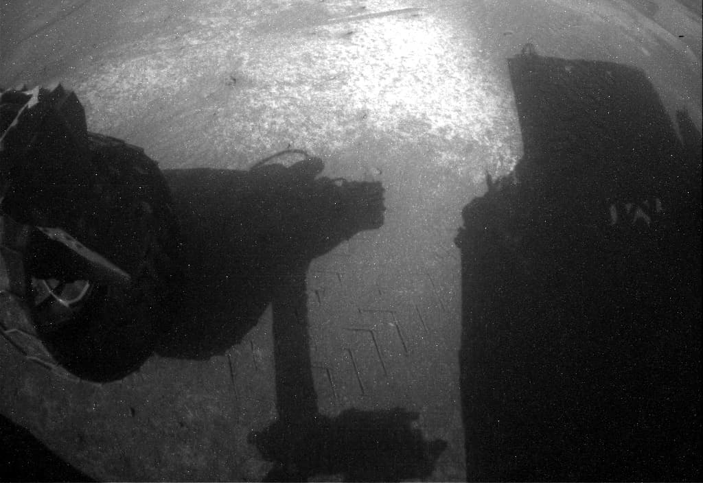 Mars image captured by RHAZ_RIGHT_B on Curiosity