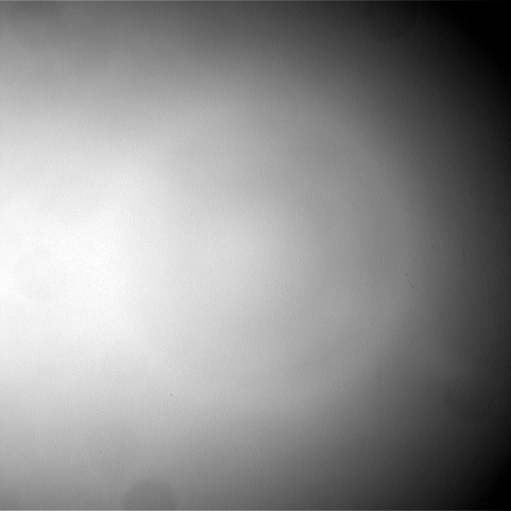 Mars image captured by NAV_RIGHT_B on Curiosity