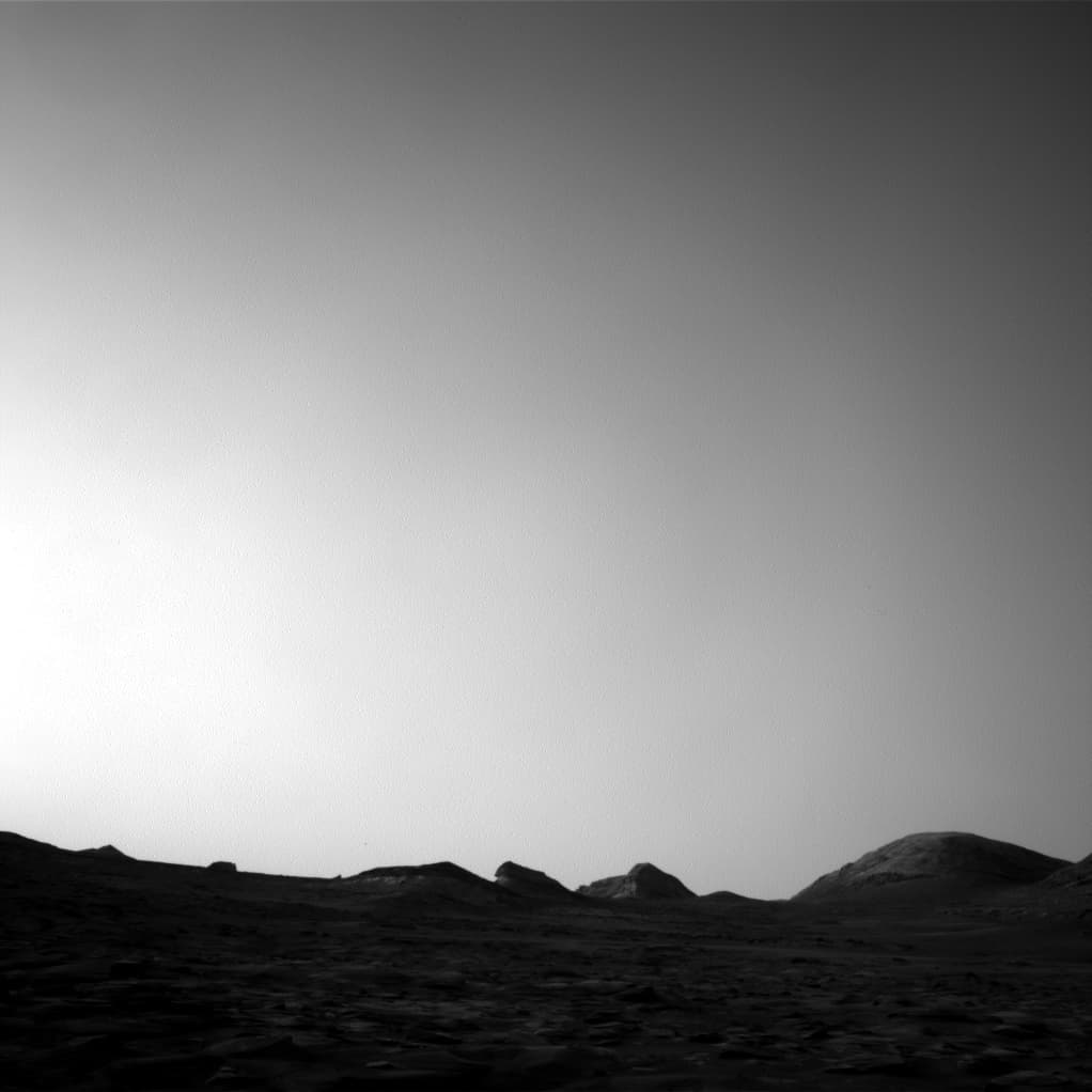 Mars image captured by NAV_RIGHT_B on Curiosity