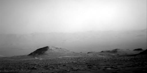 Mars image captured by NAV_RIGHT_B on Curiosity
