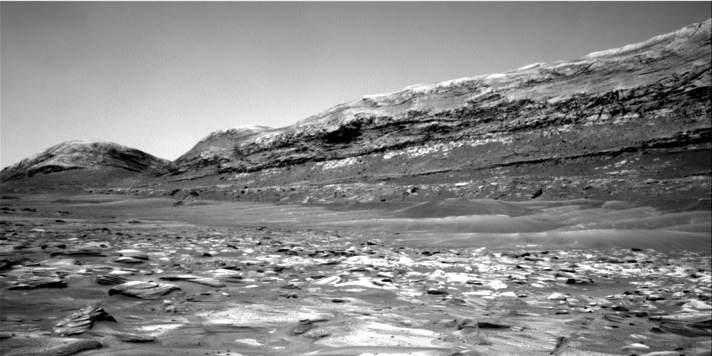 Mars image captured by NAV_RIGHT_B on Curiosity