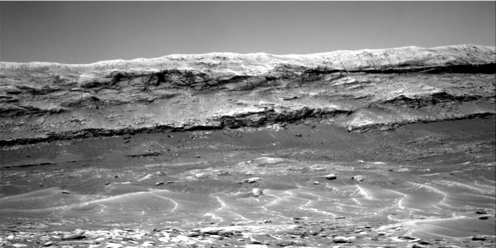 Mars image captured by NAV_RIGHT_B on Curiosity