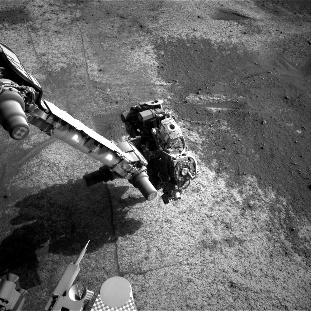 Mars image captured by NAV_RIGHT_B on Curiosity